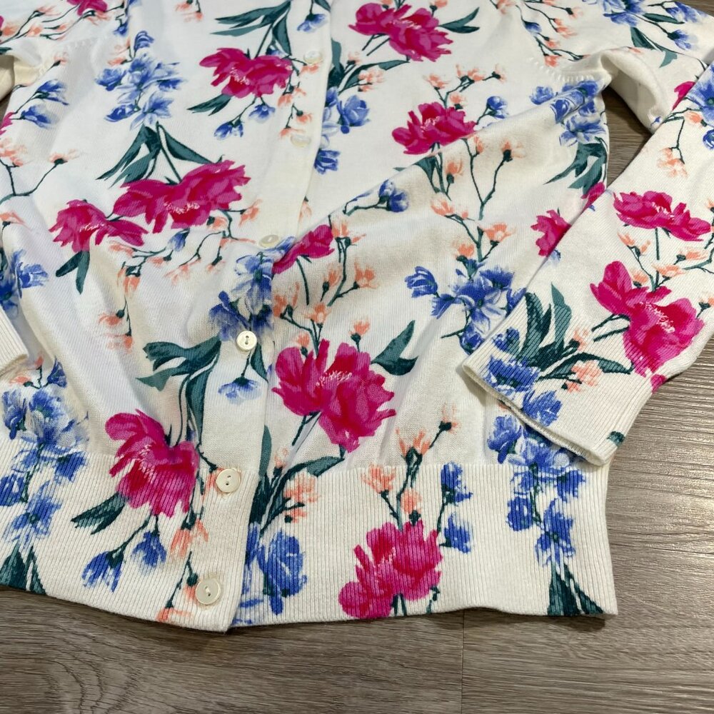 Cardigans - Picture 4 of 16
